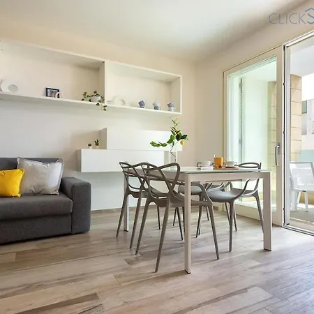 Apartment Residencia Vejademar Sea View, Close To The
