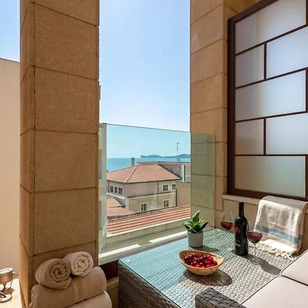 Residencia Vejademar Sea View, Close To The Apartment *